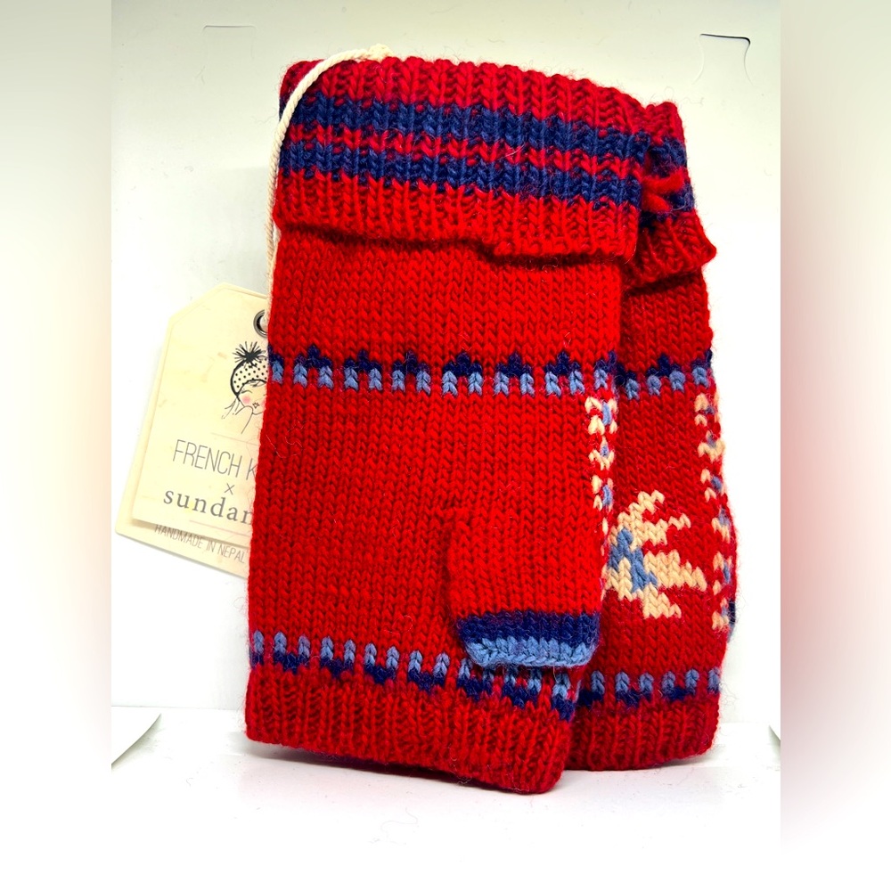 Set FRENCH KNOT Hat & Fingerless Gloves -Wool in Eagle Red Pattern - Picture 3 of 6